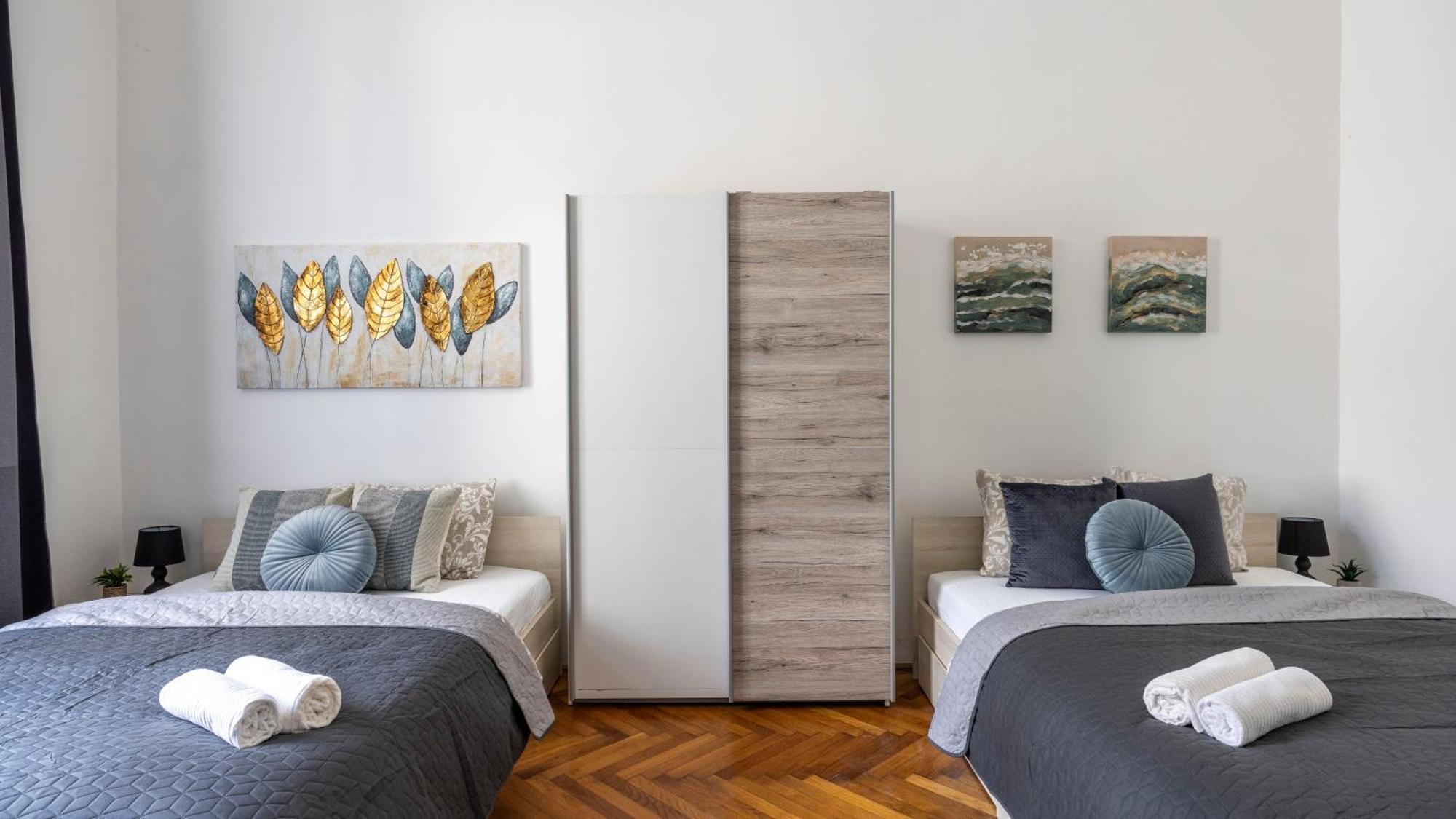 Charming & Cozy Stylish In The Heart Of Apartment