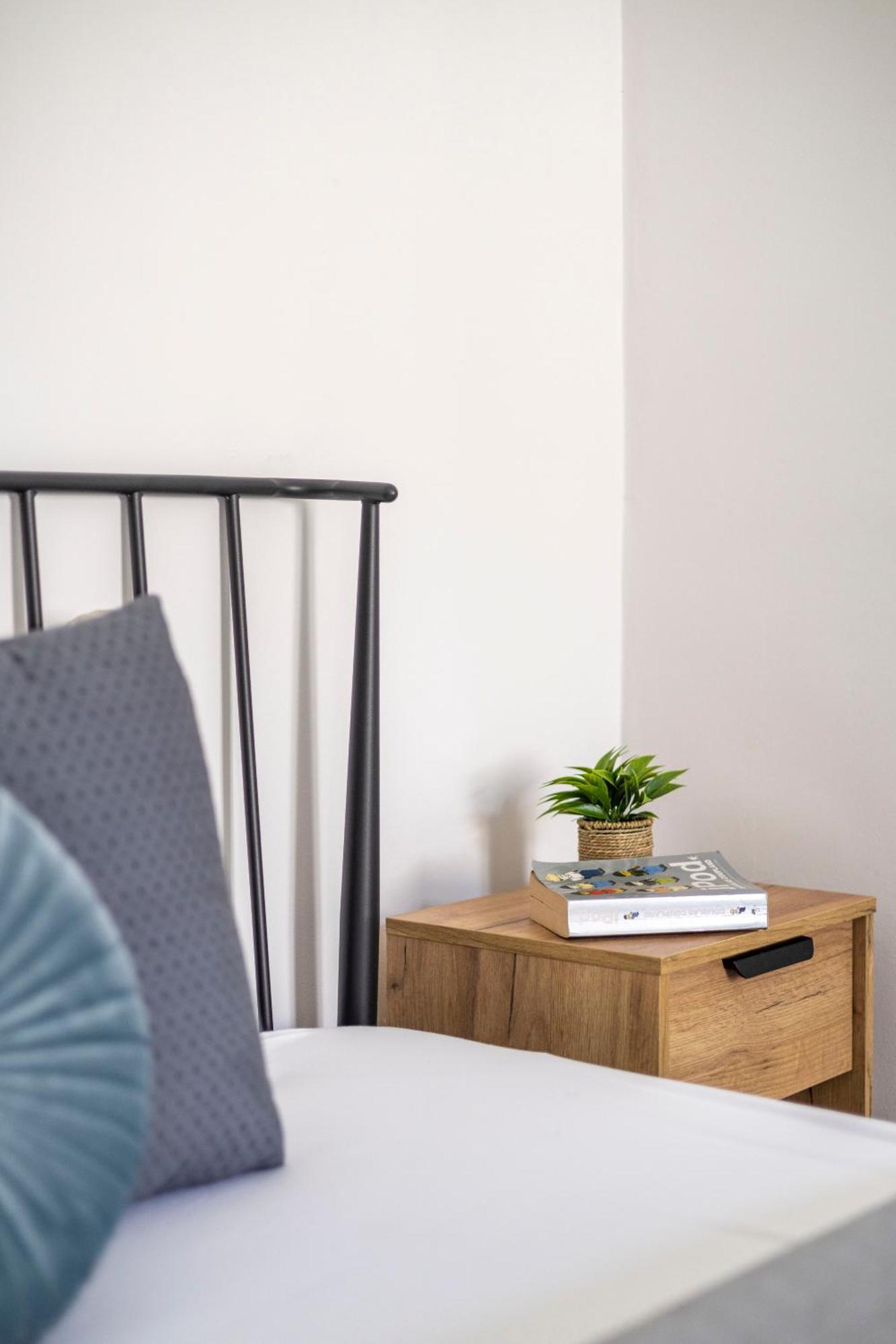 Charming & Cozy Stylish In The Heart Of Apartment