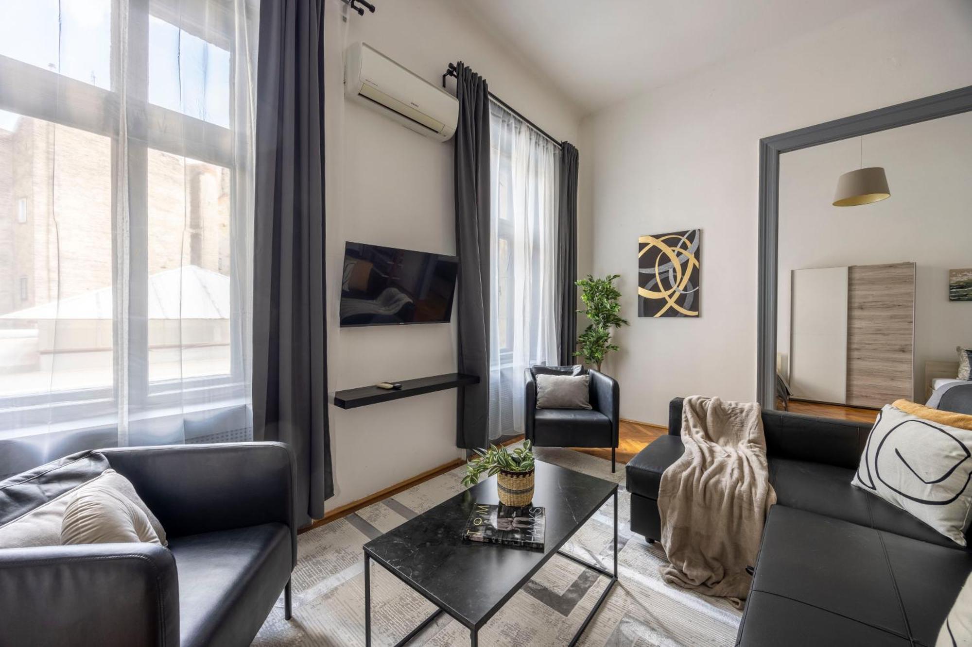 Charming & Cozy Stylish In The Heart Of *